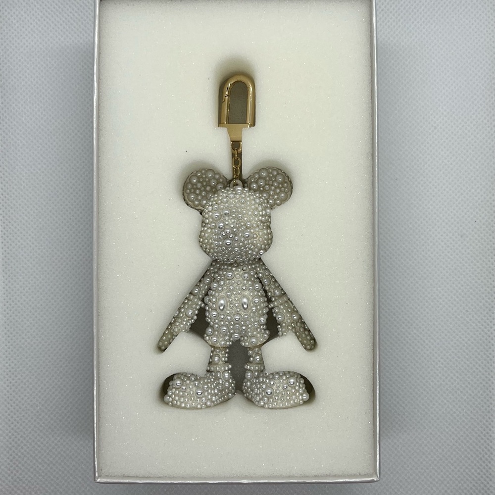 NEW BaubleBar x Disney Mickey Pearl Bag Charm - Picture 7 of 12